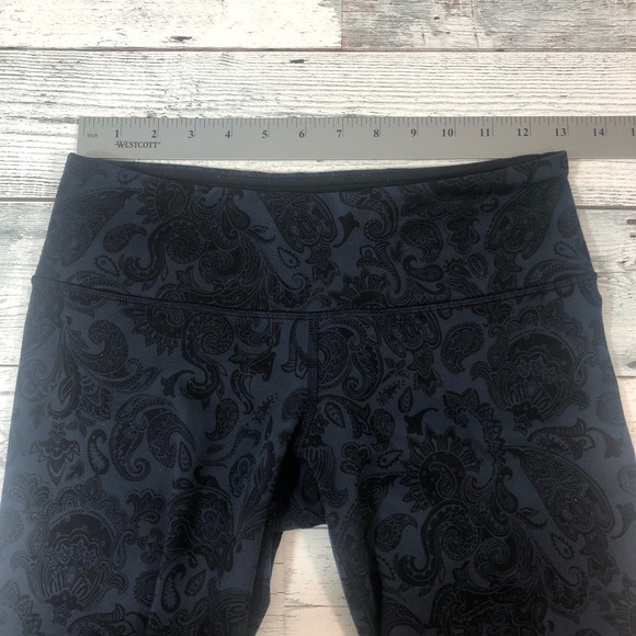 Lululemon Damask Print Crop Leggings 4 (?) - Picture 3 of 8